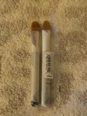 Bare Escentuals Max Coverage Concealer Brush